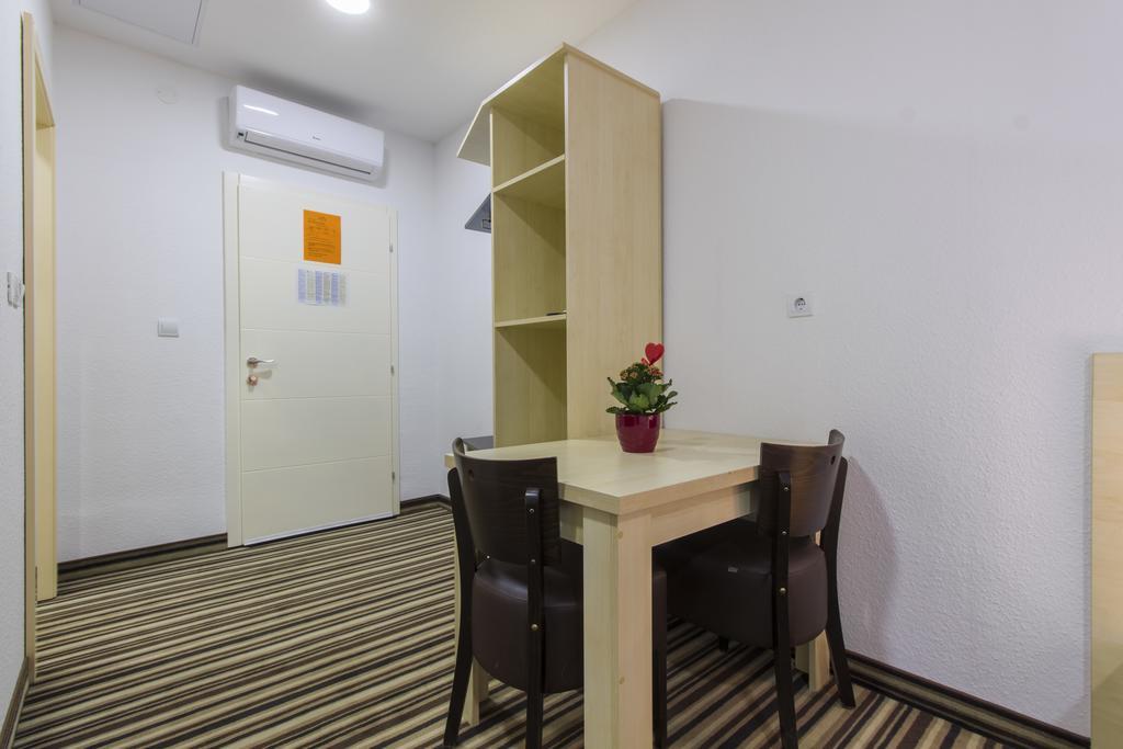 Parkcity Rooms Šibenik Buitenkant foto
