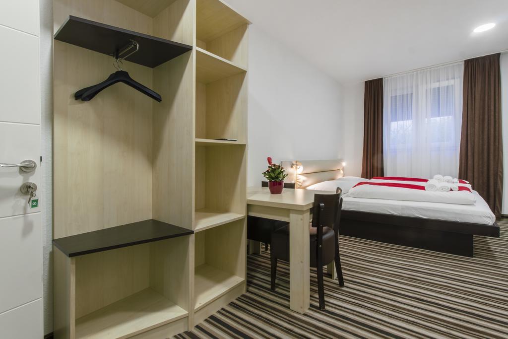 Parkcity Rooms Šibenik Buitenkant foto