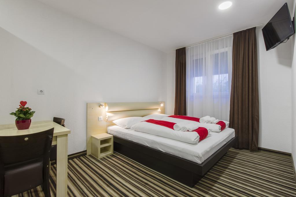 Parkcity Rooms Šibenik Buitenkant foto