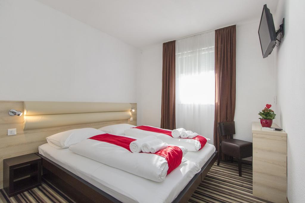 Parkcity Rooms Šibenik Buitenkant foto