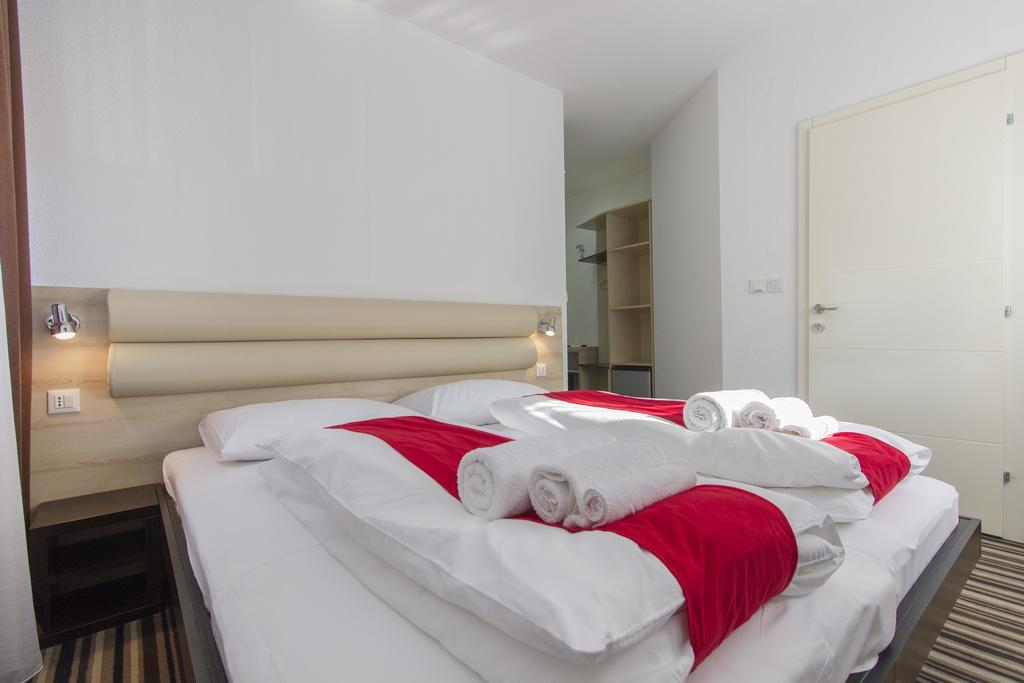 Parkcity Rooms Šibenik Buitenkant foto