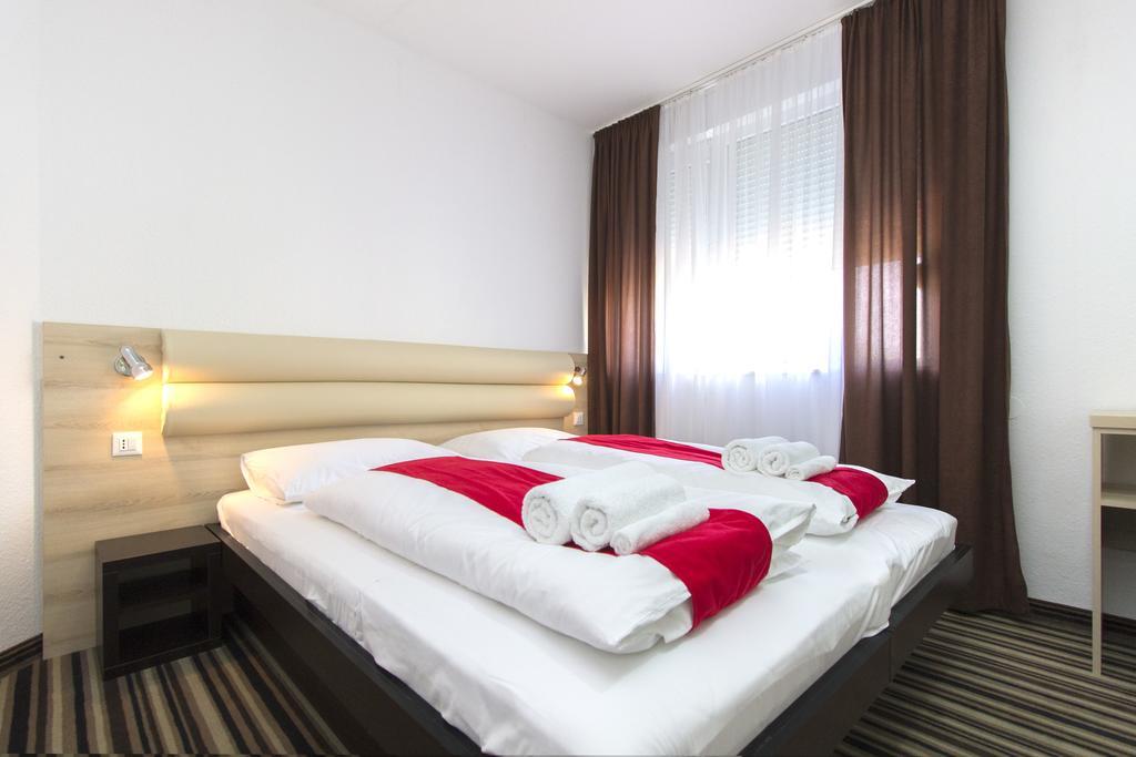 Parkcity Rooms Šibenik Buitenkant foto