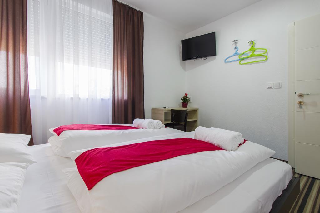 Parkcity Rooms Šibenik Buitenkant foto