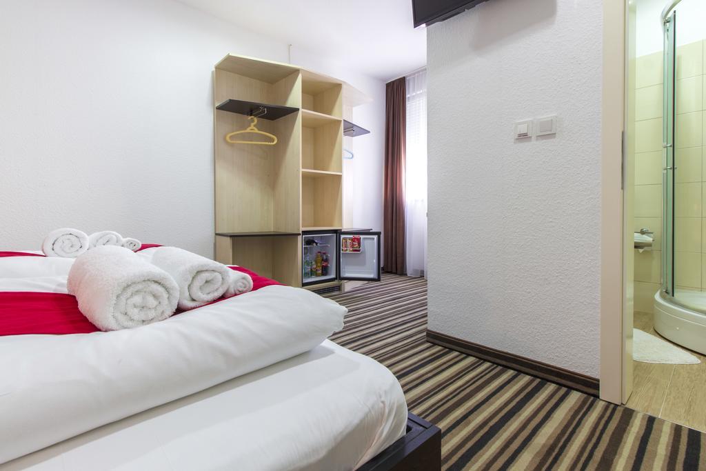 Parkcity Rooms Šibenik Buitenkant foto